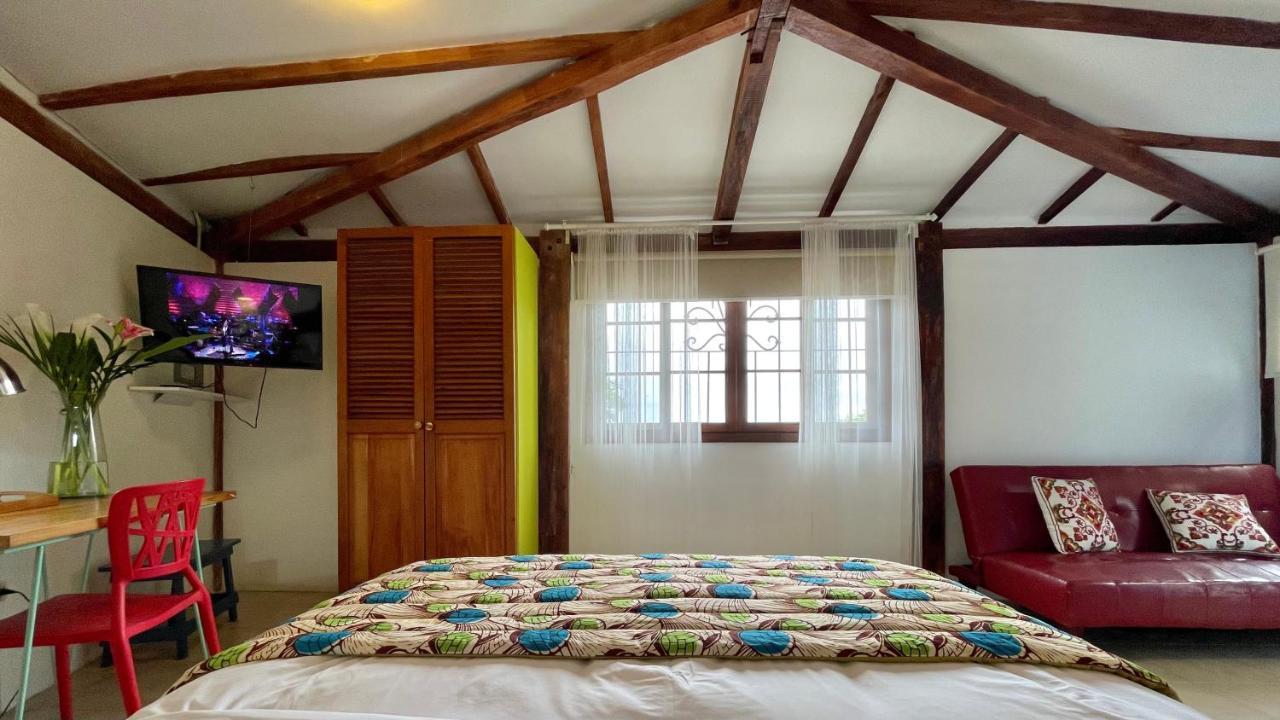 Iguanazu Bed & Breakfast グアヤキル エクステリア 写真