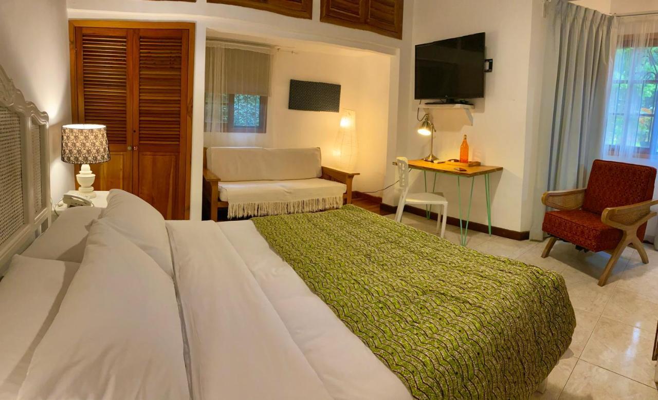 Iguanazu Bed & Breakfast グアヤキル エクステリア 写真