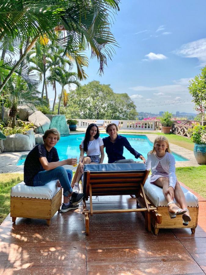 Iguanazu Bed & Breakfast グアヤキル エクステリア 写真