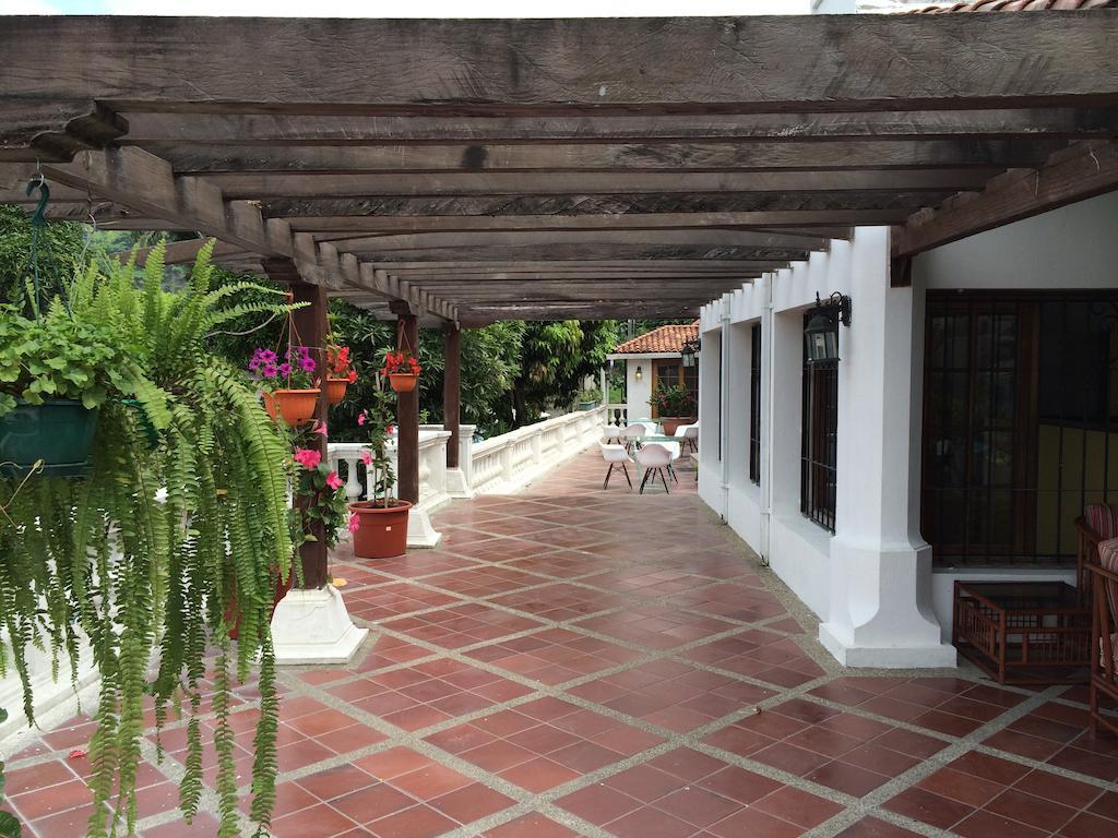 Iguanazu Bed & Breakfast グアヤキル エクステリア 写真