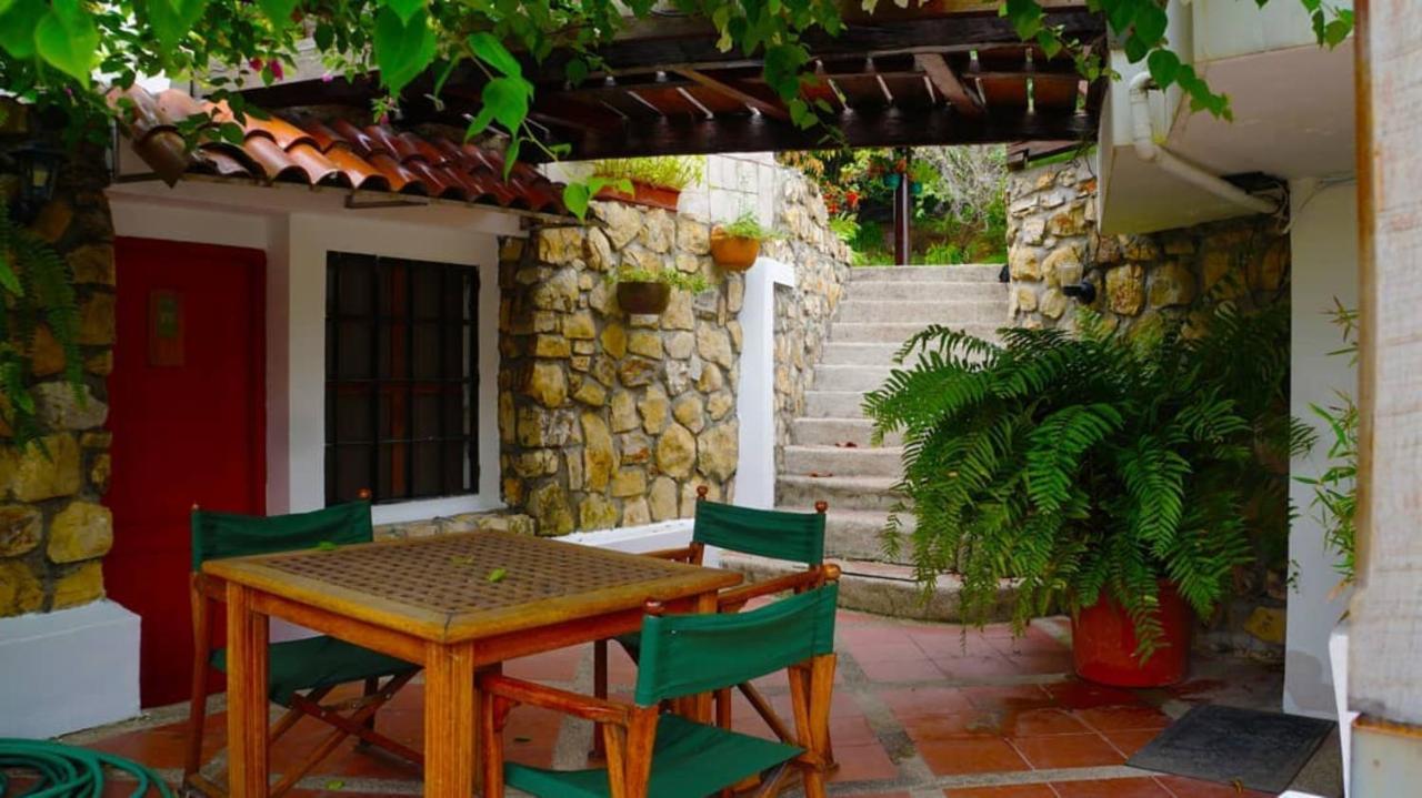 Iguanazu Bed & Breakfast グアヤキル エクステリア 写真